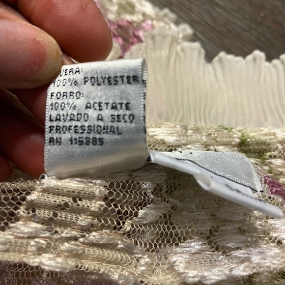 Tango Women’s 2pc Easter Jacket And Skirt Shiny Lace Floral Flutter Size 12. - Picture 7 of 11